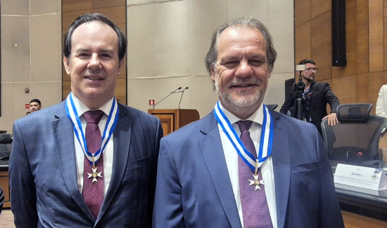 Leia mais sobre o artigo Presidente do TRF4 recebe o Colar do Mérito Judiciário em solenidade no TJRJ (06/12/2024)