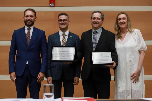 Leia mais sobre o artigo Desembargador aposentado Ricardo do Valle Pereira recebe homenagem em posse da Ajufesc (19/02/2025)