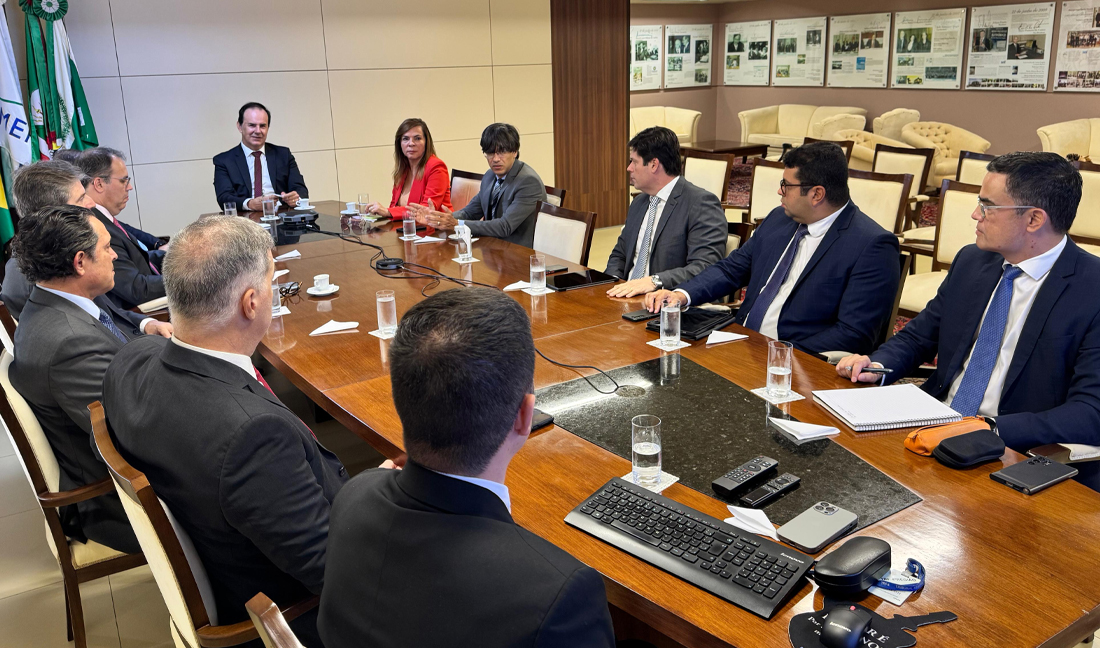 No momento, você está visualizando Presidente do TJSE visita TRF4 para debater parceria de utilização do eproc (26/02/2025)