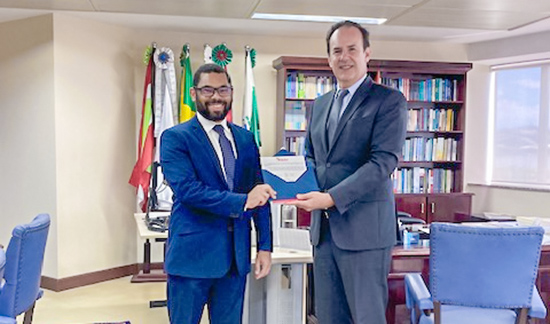 Leia mais sobre o artigo Presidente recebe visita de diretor da Escola Superior de Direito Municipal (06/02/2025)