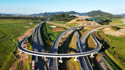 Leia mais sobre o artigo Concessionária do Contorno Viário de Florianópolis não pagará indenização por atraso nas obras (26/03/2025)