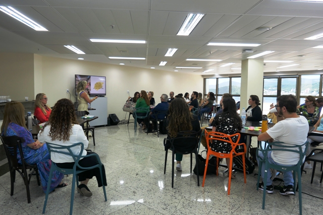 Leia mais sobre o artigo Emagis promove capacitação em inovação e design (19/03/2025)