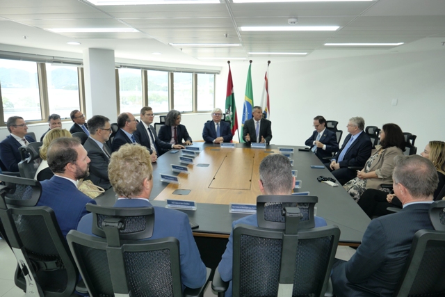 Leia mais sobre o artigo Presidente do STJ e do CJF visita a sede da JFSC em Florianópolis (26/03/2025)