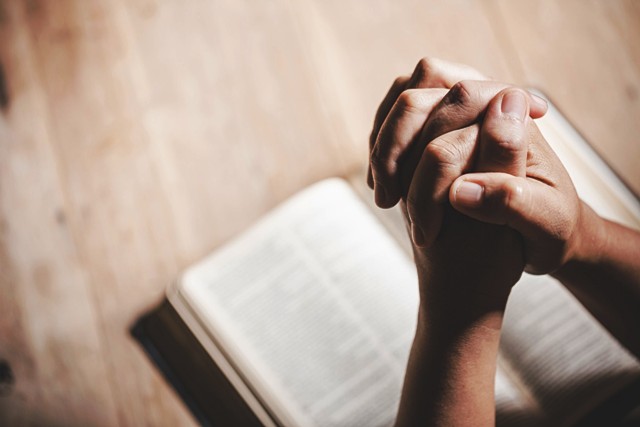 Leia mais sobre o artigo Candidata não consegue alterar data de etapa de concurso por motivo de crença religiosa (21/03/2025)