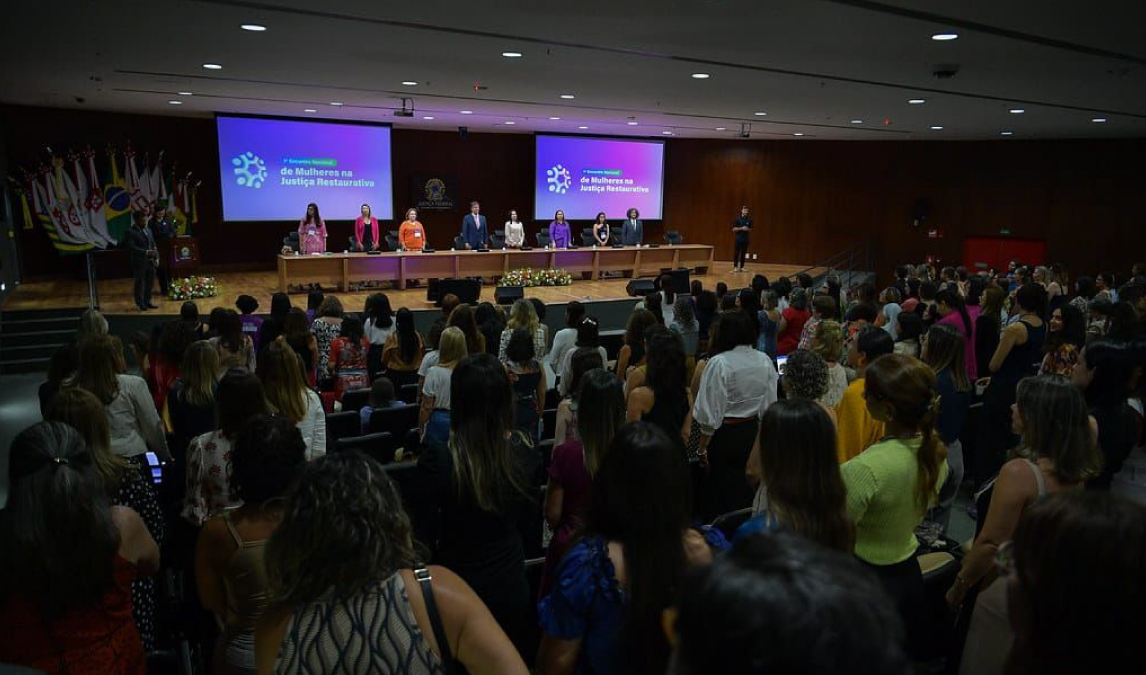 No momento, você está visualizando Integrantes da Justiça Restaurativa da 4ª Região participam de encontro nacional de mulheres (26/03/2025)