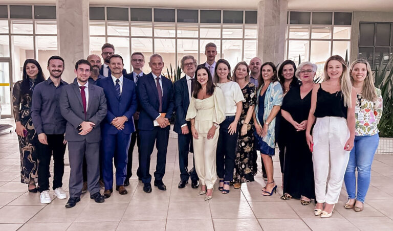 Leia mais sobre o artigo Comissão de Soluções Fundiárias do TRF4 participa de capacitação no TJPR (10/03/2025)