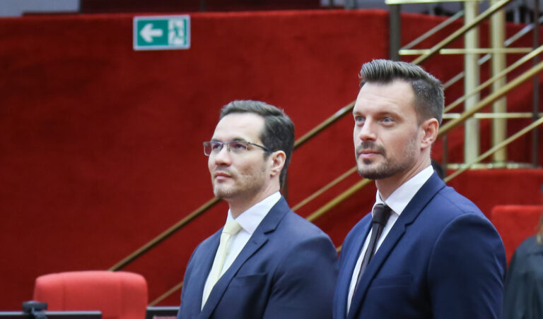 Leia mais sobre o artigo Dois novos juízes federais substitutos tomam posse (27/03/2025)