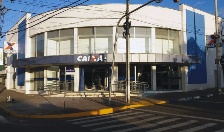 Leia mais sobre o artigo Dois homens são condenados por roubo à agência da Caixa Econômica (05/03/2025)