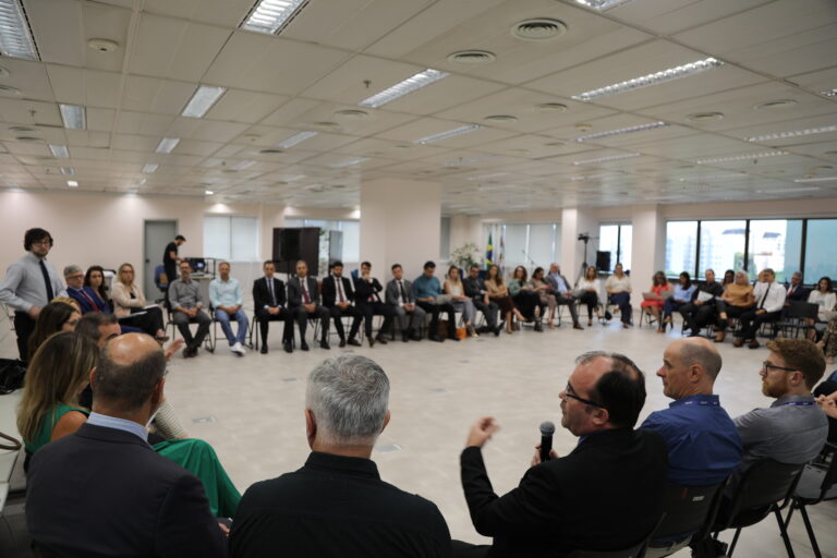 Leia mais sobre o artigo Juízes (as) federais da 4ª Região discutem litigância predatória e qualidade de perícias (14/03/2025)