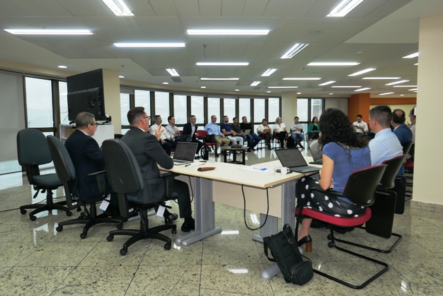 Leia mais sobre o artigo Núcleos e Central de Saúde da JF4R se reúnem em Florianópolis (11/04/2025)