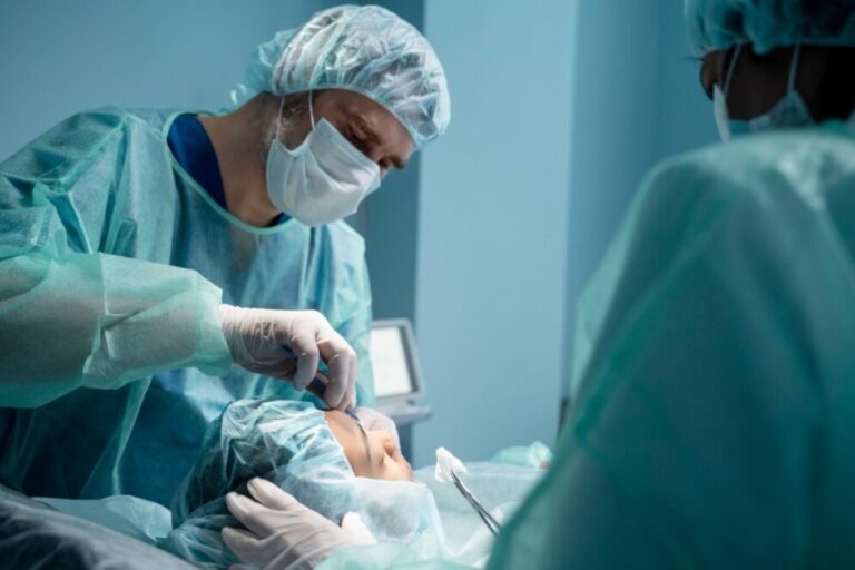 Leia mais sobre o artigo Garota com doença rara consegue cirurgia e fornecimento de prótese mandibular (10/04/2025)