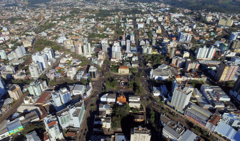 Leia mais sobre o artigo Justiça Federal completa 20 anos em Erechim (RS) (08/05/2025)