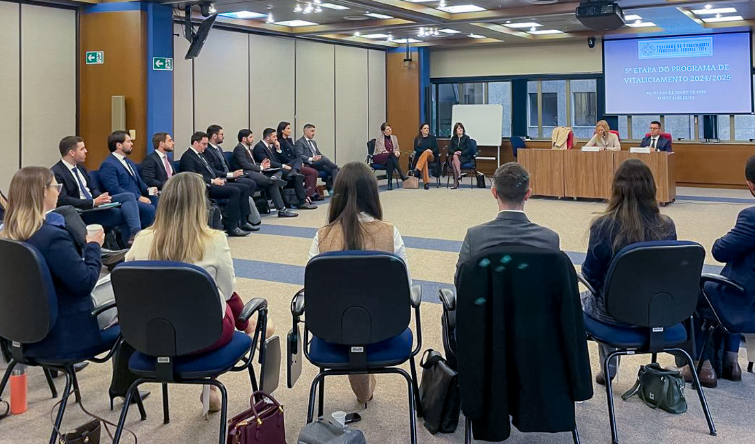 No momento, você está visualizando Turma de magistrados empossados em 2023 participa de encontro final do Vitaliciamento (03/06/2025)