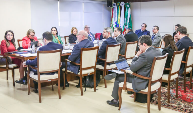 Leia mais sobre o artigo Fórum Permanente de Corregedores da Justiça Federal realiza encontro no TRF4 (17/06/2025)
