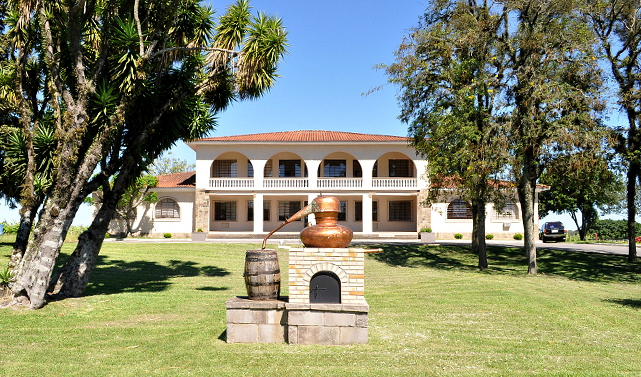 No momento, você está visualizando Empregados da Embrapa Uva e Vinho e fornecedor são condenados por irregularidades em contratações públicas (18/06/2025)