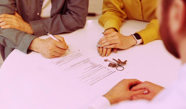 Leia mais sobre o artigo Quatro pessoas são condenadas por atos de improbidade administrativa em contratos de financiamento imobiliário (20/06/2025)