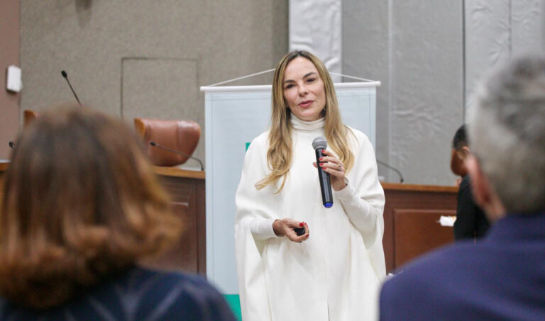 Leia mais sobre o artigo Desembargadora Blasi fala sobre enfrentamento à violência contra mulheres em eventos do TRE e OAB do RS (25/07/2025)