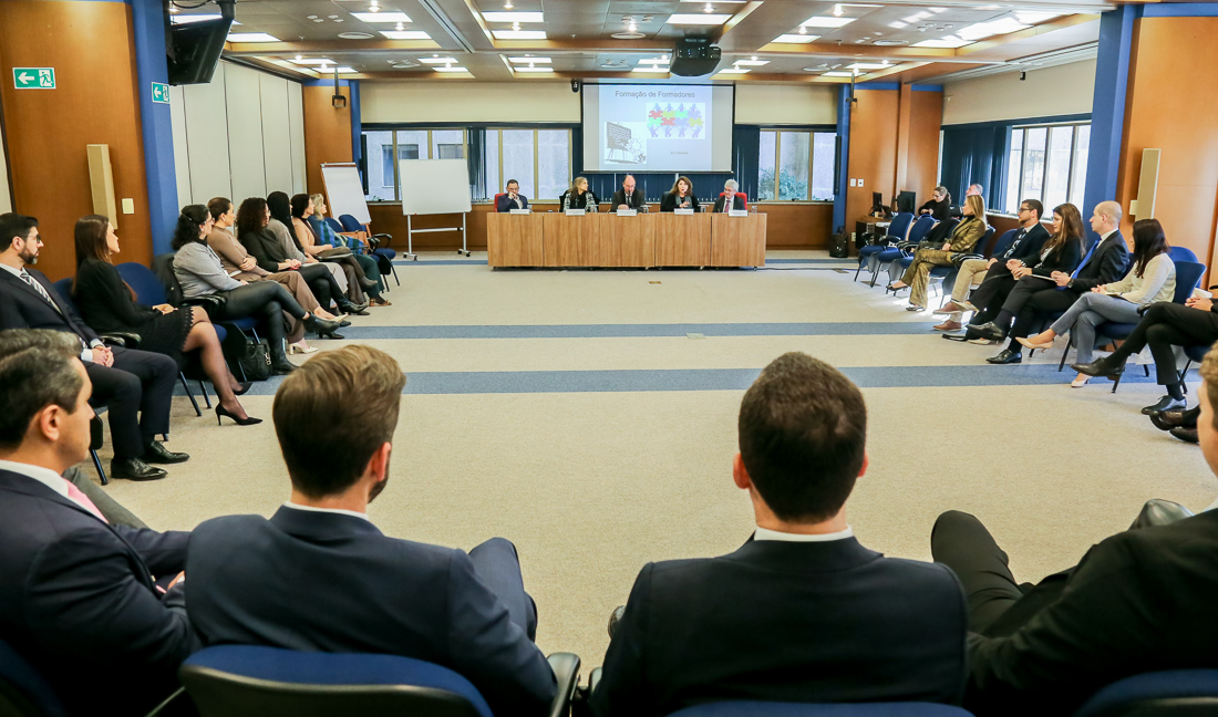 No momento, você está visualizando Tribunal promove curso de formadores para magistrados e servidores da 4ª Região (05/08/2025)