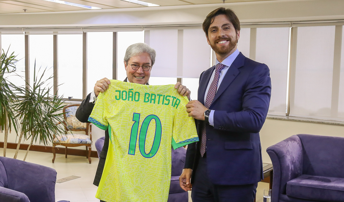 No momento, você está visualizando Representantes da PRFN e do STJD do Futebol visitam presidente do tribunal (18/08/2025)