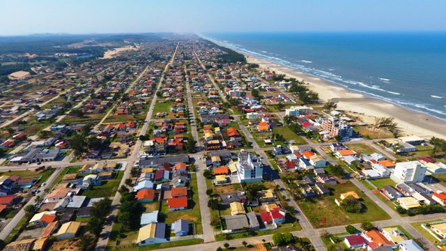 Leia mais sobre o artigo Liminar suspende venda de lotes em zona de produção rural da APA da Baleia Franca (26/09/2025)