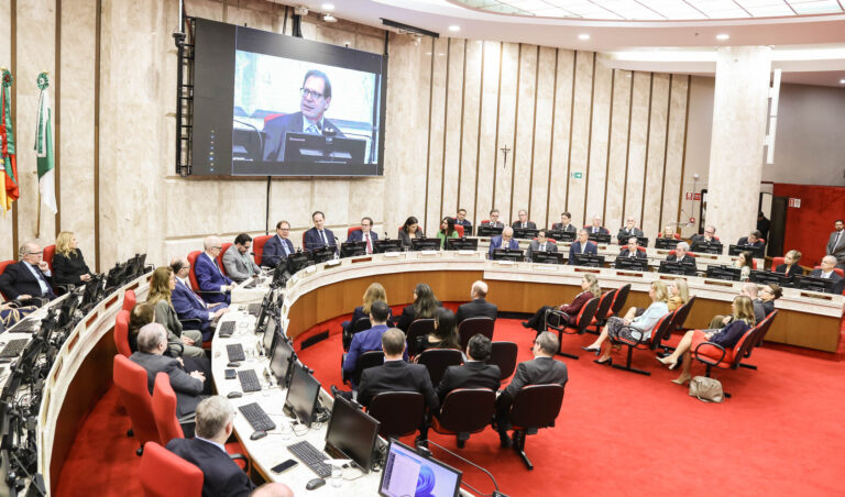 Leia mais sobre o artigo Boas práticas do TRF4 são reconhecidas no relatório do CJF (24/09/2025)