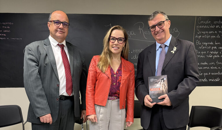 Leia mais sobre o artigo Cejure recebe visita de representantes do TJM/RS (25/09/2025)