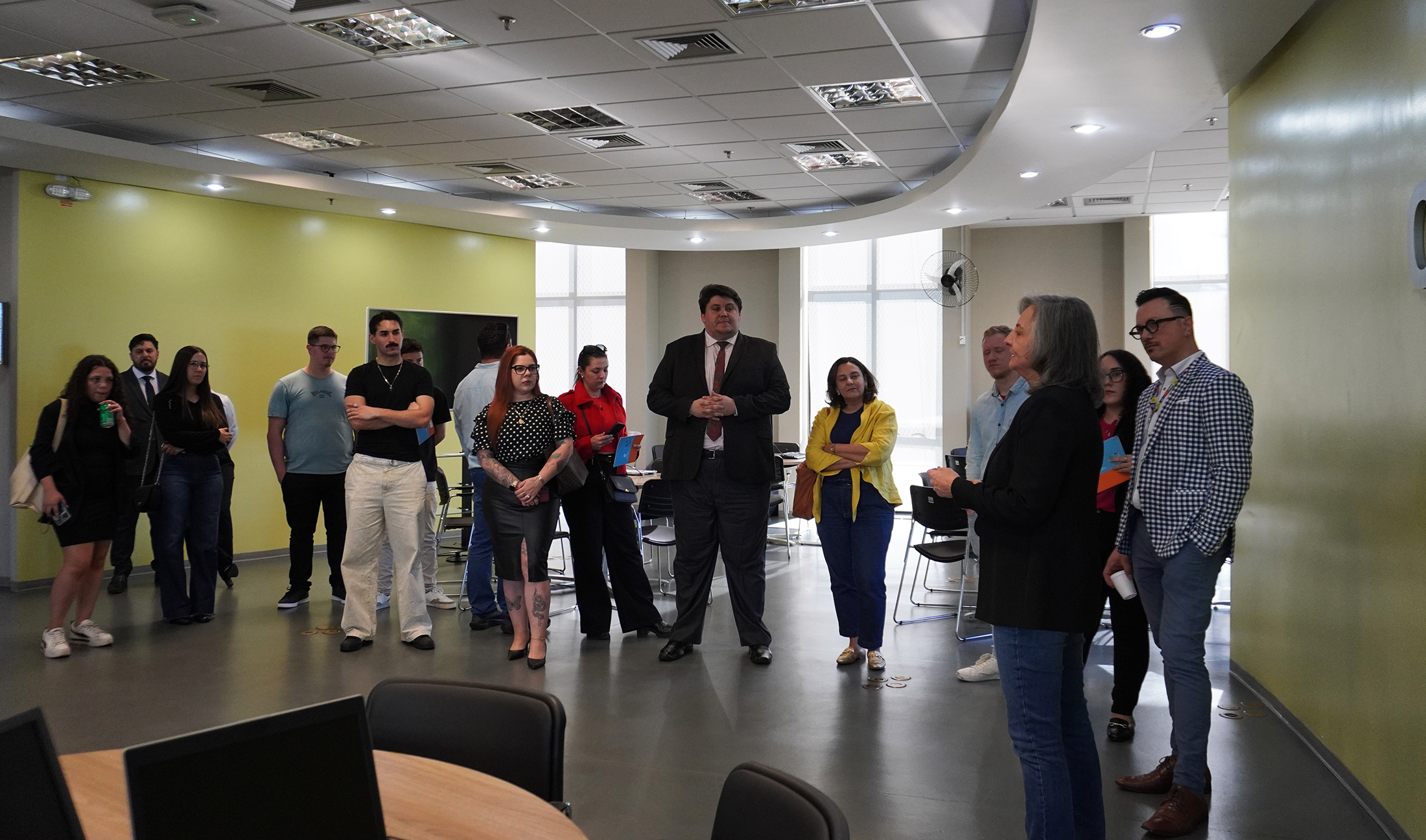 No momento, você está visualizando Estudantes de duas faculdades de Direito visitam sede da Justiça Federal em Porto Alegre (25/09/2025)