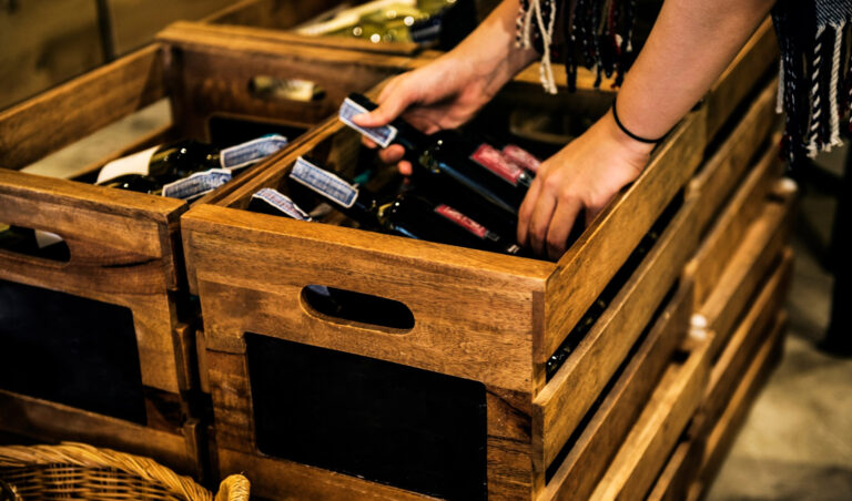 Leia mais sobre o artigo Seis homens são condenados por integrarem organização criminosa voltada ao descaminho de bebidas (22/10/2025)