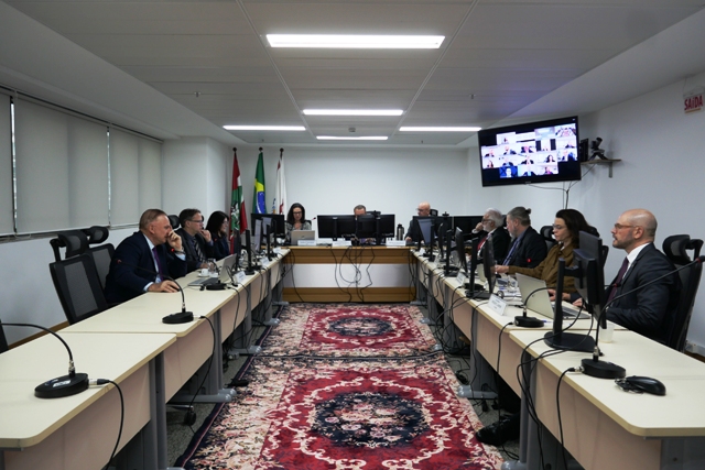 Leia mais sobre o artigo Turma Regional de Uniformização realiza sessão em Florianópolis (17/10/2025)