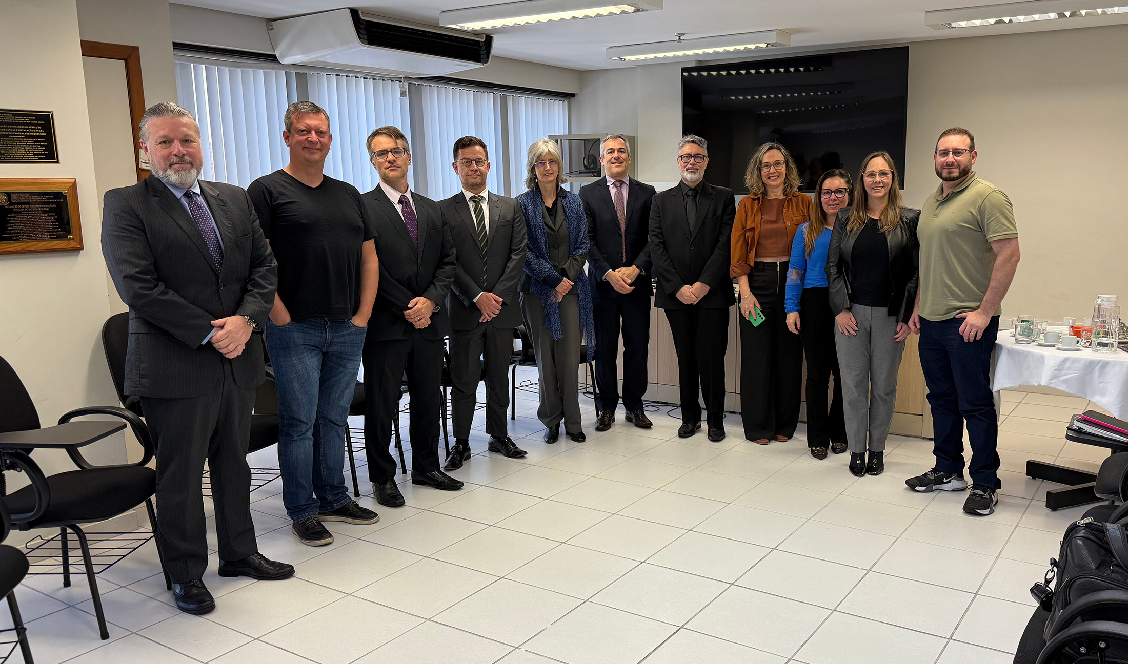 No momento, você está visualizando Comitiva da Direção do Foro da JFRS visita sedes em Canoas, Novo Hamburgo e São Leopoldo (15/10/2025)