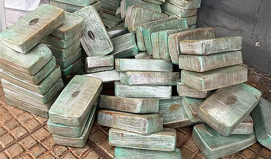 Leia mais sobre o artigo Cinco pessoas flagradas com 100 kg de cocaína são condenadas (21/10/2025)