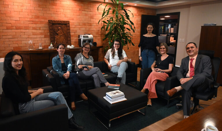 Leia mais sobre o artigo Reunião entre Direção do Foro e professoras da UFRGS discutem parceria entre as instituições (22/10/2025)