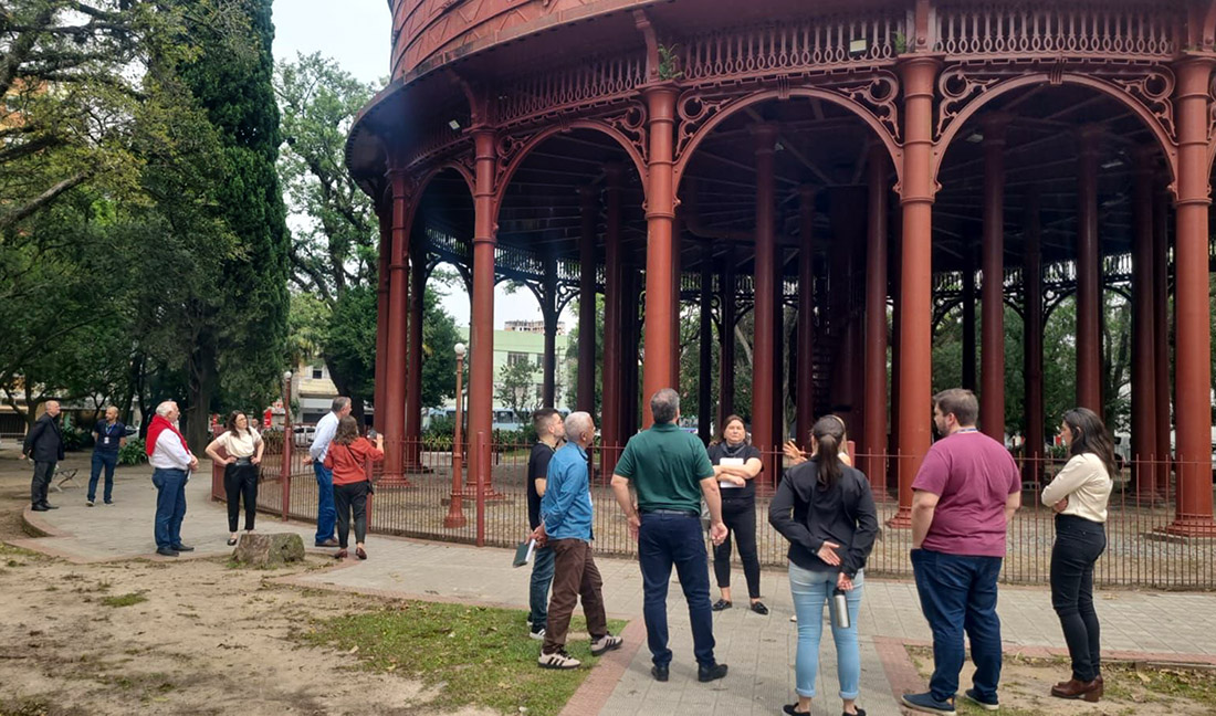 No momento, você está visualizando JF Pelotas promove acordo envolvendo projeto de requalificação e reforma do entorno da Praça Piratinino de Almeida (24/10/2025)