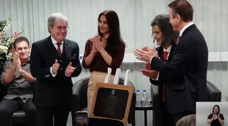 Leia mais sobre o artigo 20 anos da SJ de Apucarana tem homenagens a magistrados, servidores pioneiros e terceirizados (10/10/2025)