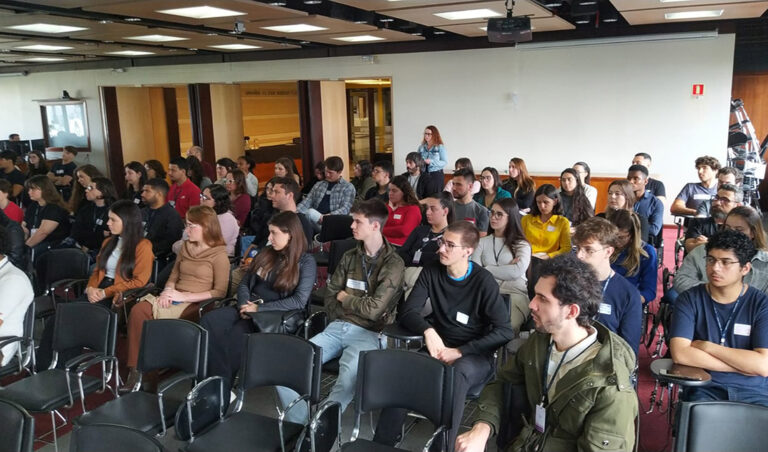 Leia mais sobre o artigo Estagiários e estagiárias participam de evento que debateu inovação e carreira (04/11/2025)