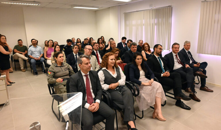 Leia mais sobre o artigo Evento celebra 25 anos da Justiça Federal em Bento Gonçalves (18/12/2025)