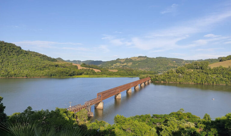 Leia mais sobre o artigo Município de Marcelino Ramos é condenado por não fiscalizar despejo de esgoto sanitário no Rio Uruguai (04/12/2025)