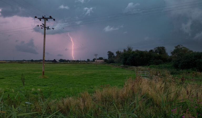 Leia mais sobre o artigo Justiça Federal determina que a RGE Sul regularize fornecimento de energia elétrica a comunidade Kaingang em Passo Fundo (22/01/2026)