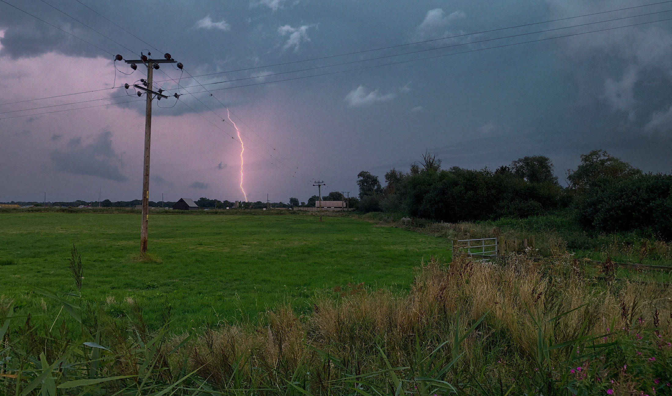 No momento, você está visualizando Justiça Federal determina que a RGE Sul regularize fornecimento de energia elétrica a comunidade Kaingang em Passo Fundo (22/01/2026)