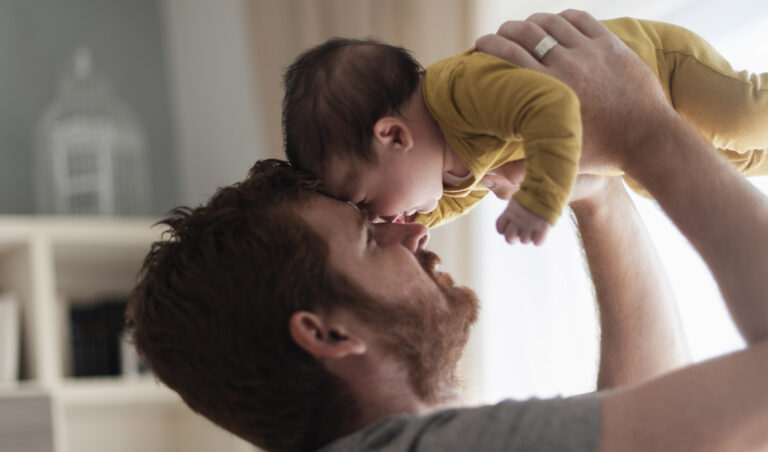 Leia mais sobre o artigo INSS deve conceder salário-maternidade a pai de bebê cuja mãe faleceu após o parto (19/01/2026)
