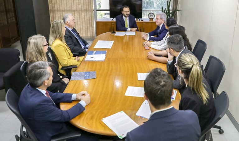 Leia mais sobre o artigo TRF4 e Sistcon articulam captação de recursos do FDD para projetos de moradia e de regularização fundiária (22/01/2026)