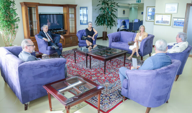 Leia mais sobre o artigo Nova administração do TJRS convida presidente do TRF4 para solenidade de posse (13/01/2026)