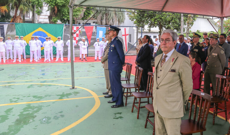 Leia mais sobre o artigo Presidente do TRF4 participa de troca de comando na Marinha (30/01/2026)