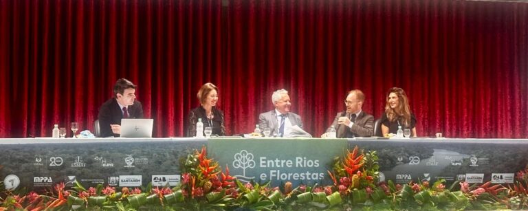 Leia mais sobre o artigo Juiz ambiental de Florianópolis participa do encontro Entre Rios e Florestas (20/03/2026)