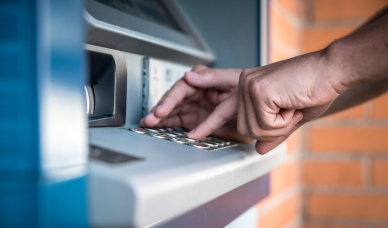 Leia mais sobre o artigo Empréstimo consignado contratado por pessoa interditada sem anuência de curadora é cancelado (20/03/2026)