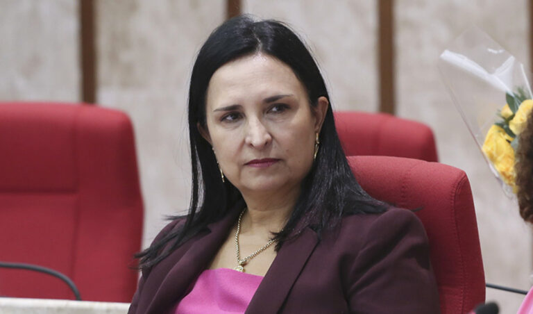 Leia mais sobre o artigo Corregedora será homenageada pela trajetória no direito (09/04/2026)