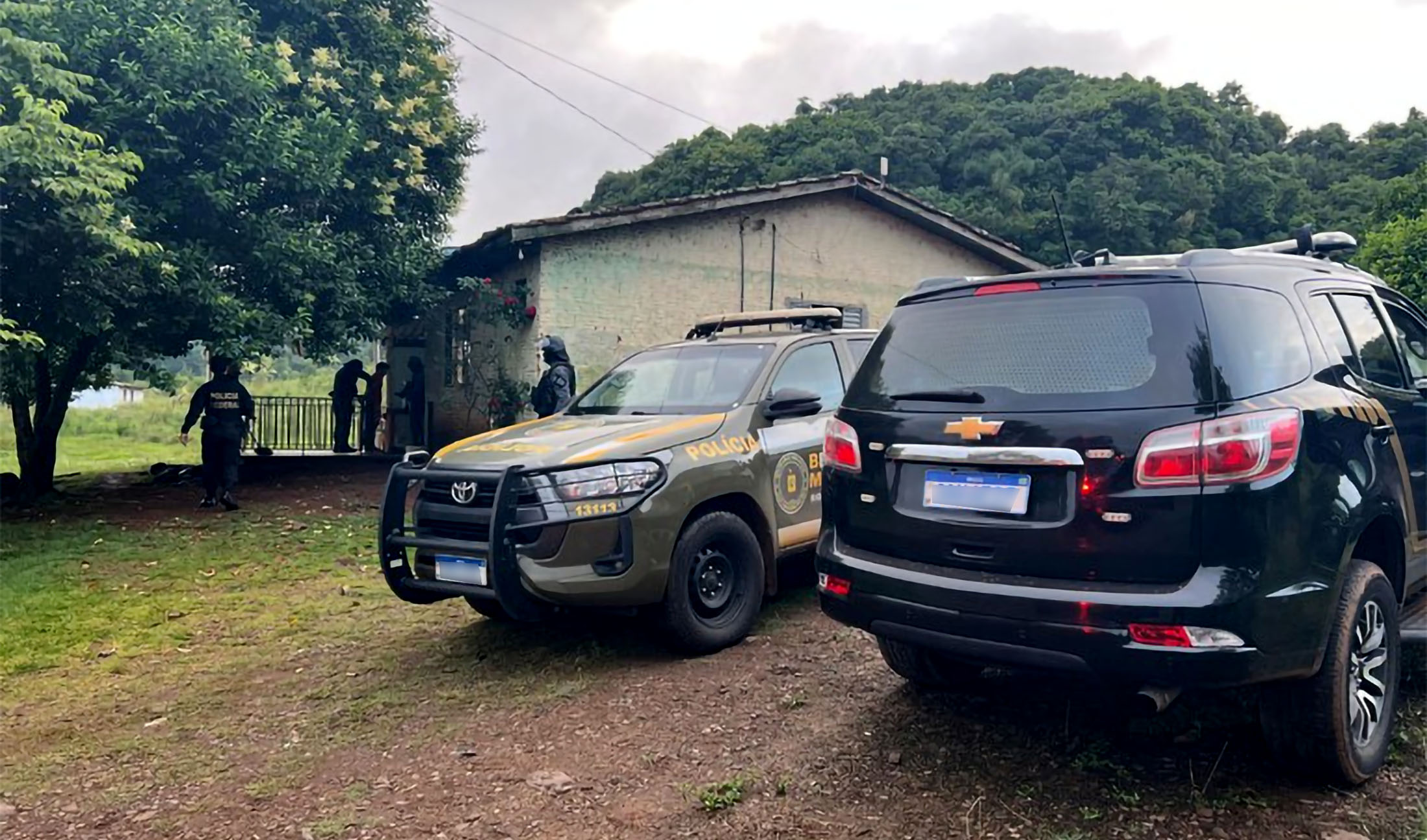 No momento, você está visualizando Três homens são condenados por porte ilegal de armas de fogo e por efetuar disparos na TI Carreteiro (28/04/2026)