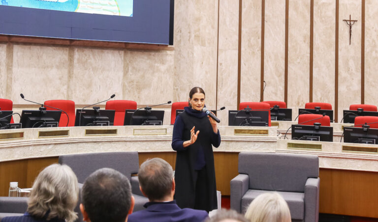 Leia mais sobre o artigo Atriz Denise Fraga fala sobre conexões humanas em tempos digitais na abertura da Semana da Inspeção (18/05/2026)