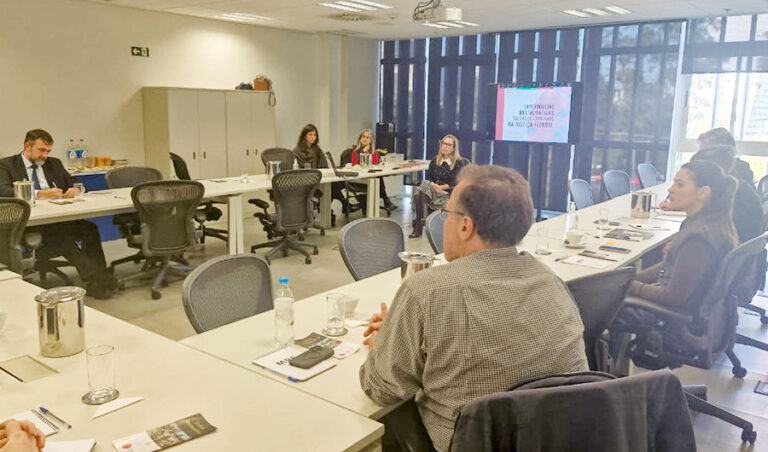 Leia mais sobre o artigo Magistrada e servidoras da Justiça Federal da 4ª Região ministram curso na PRR4 (26/05/2026)
