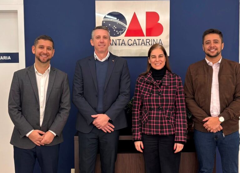 Leia mais sobre o artigo Diretor do Foro de Caçador visita Subseção da OAB em Videira (10/06/2026)